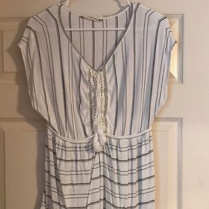 Chelsea & Violet short sleeve top